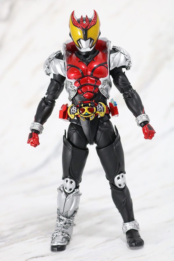 S.H.フィギュアーツ　仮面ライダーキバ　キバフォーム　真骨彫製法　レビュー　全身