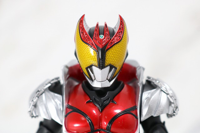 S.H.フィギュアーツ　仮面ライダーキバ　キバフォーム　真骨彫製法　レビュー　全身