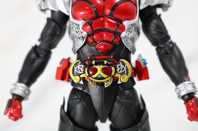 S.H.フィギュアーツ　仮面ライダーキバ　キバフォーム　真骨彫製法　レビュー　全身