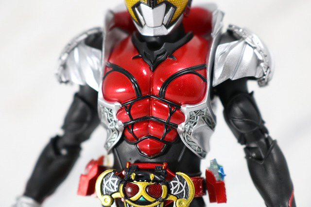 S.H.フィギュアーツ　仮面ライダーキバ　キバフォーム　真骨彫製法　レビュー　全身