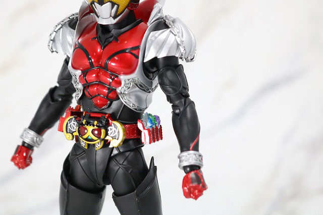 S.H.フィギュアーツ　仮面ライダーキバ　キバフォーム　真骨彫製法　レビュー　全身