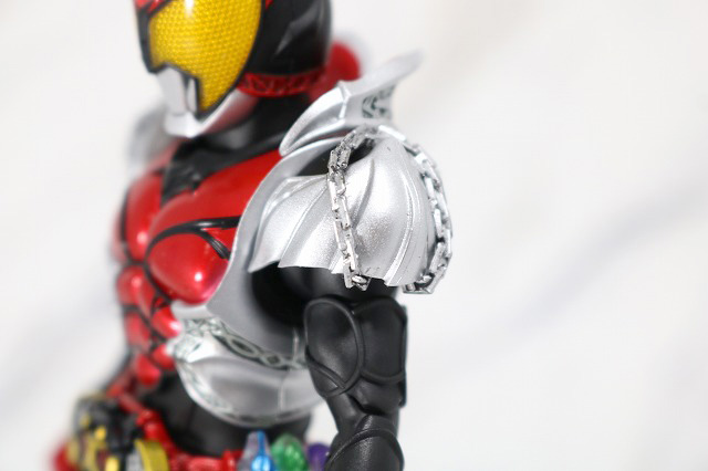 S.H.フィギュアーツ　仮面ライダーキバ　キバフォーム　真骨彫製法　レビュー　全身