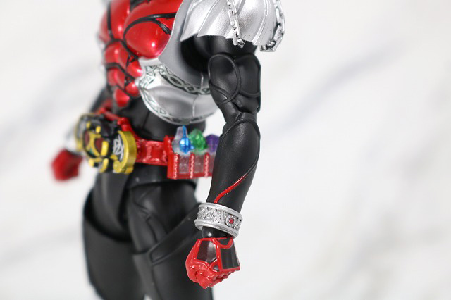 S.H.フィギュアーツ　仮面ライダーキバ　キバフォーム　真骨彫製法　レビュー　全身