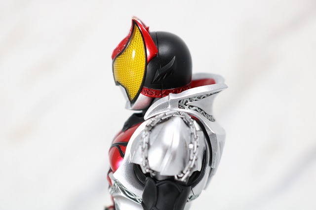 S.H.フィギュアーツ　仮面ライダーキバ　キバフォーム　真骨彫製法　レビュー　全身