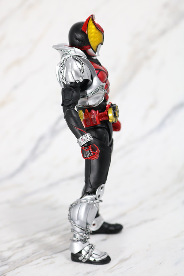 S.H.フィギュアーツ　仮面ライダーキバ　キバフォーム　真骨彫製法　レビュー　全身