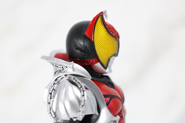 S.H.フィギュアーツ　仮面ライダーキバ　キバフォーム　真骨彫製法　レビュー　全身