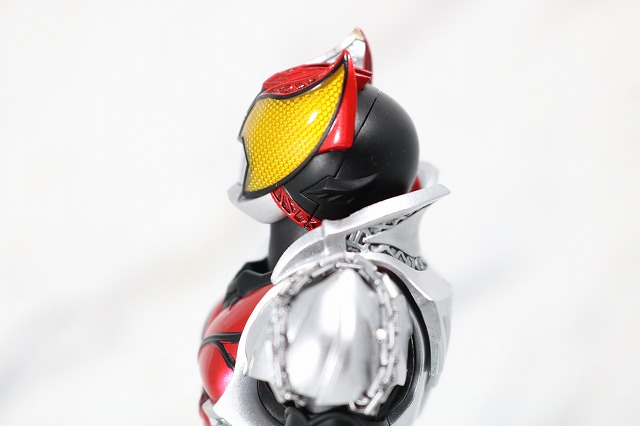 S.H.フィギュアーツ　仮面ライダーキバ　キバフォーム　真骨彫製法　レビュー　可動範囲