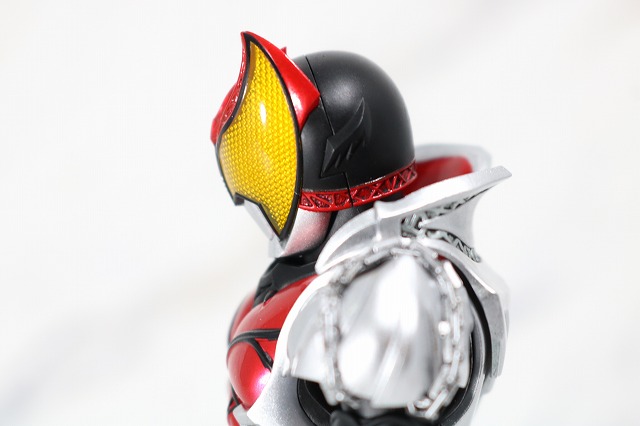 S.H.フィギュアーツ　仮面ライダーキバ　キバフォーム　真骨彫製法　レビュー　可動範囲