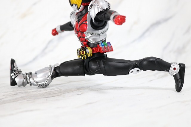 S.H.フィギュアーツ　仮面ライダーキバ　キバフォーム　真骨彫製法　レビュー　可動範囲