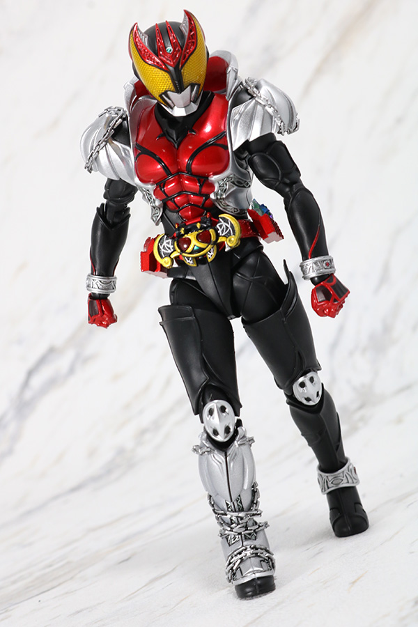 S.H.フィギュアーツ　仮面ライダーキバ　キバフォーム　真骨彫製法　レビュー　アクション