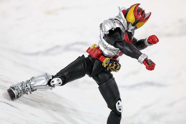 S.H.フィギュアーツ　仮面ライダーキバ　キバフォーム　真骨彫製法　レビュー　アクション