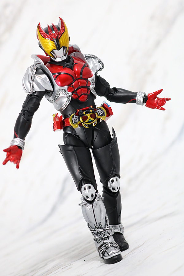 S.H.フィギュアーツ　仮面ライダーキバ　キバフォーム　真骨彫製法　レビュー　アクション