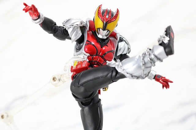 S.H.フィギュアーツ　仮面ライダーキバ　キバフォーム　真骨彫製法　レビュー　アクション