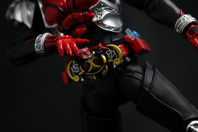 S.H.フィギュアーツ　仮面ライダーキバ　キバフォーム　真骨彫製法　レビュー　アクション