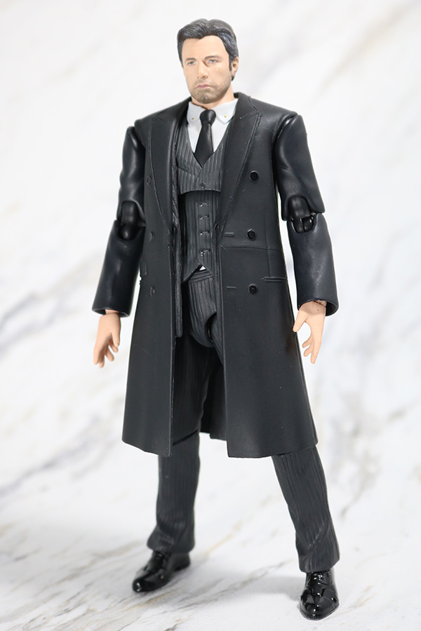 MAFEX　ブルース・ウェイン　ジャスティスリーグ　レビュー　全身