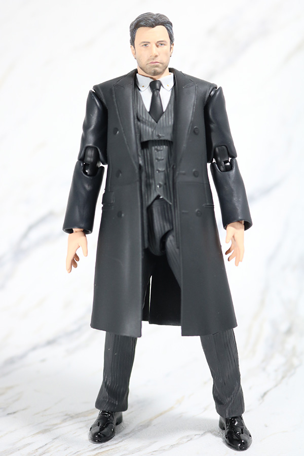 MAFEX　ブルース・ウェイン　ジャスティスリーグ　レビュー　全身