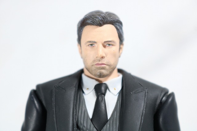 MAFEX　ブルース・ウェイン　ジャスティスリーグ　レビュー　全身