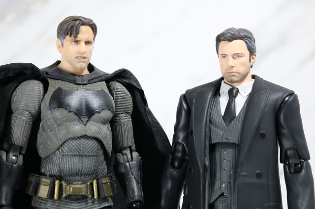 MAFEX　ブルース・ウェイン　ジャスティスリーグ　レビュー　全身　ナイトメアバットマン頭部　比較