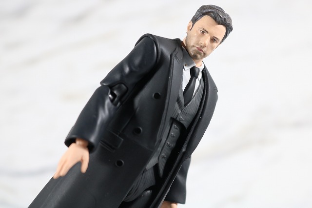 MAFEX　ブルース・ウェイン　ジャスティスリーグ　レビュー　アクション