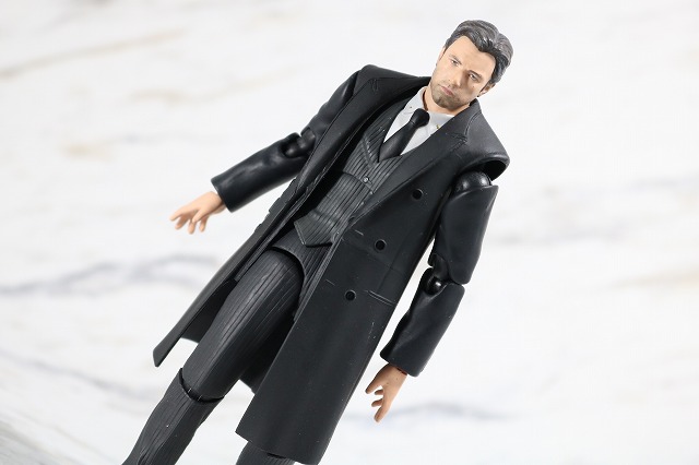 MAFEX　ブルース・ウェイン　ジャスティスリーグ　レビュー　アクション