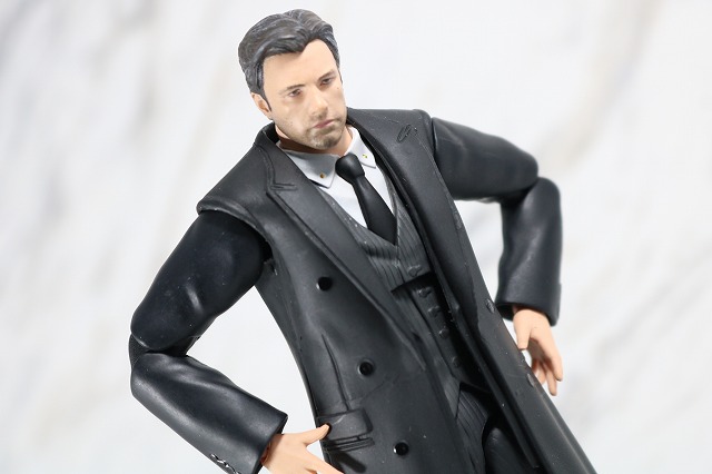 MAFEX　ブルース・ウェイン　ジャスティスリーグ　レビュー　アクション