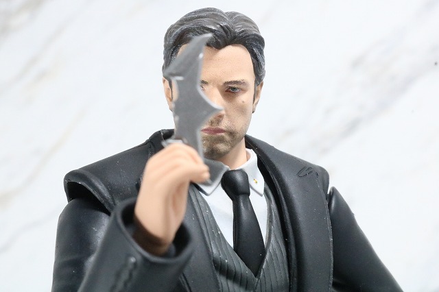 MAFEX　ブルース・ウェイン　ジャスティスリーグ　レビュー　アクション