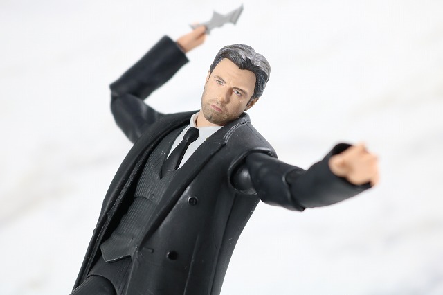 MAFEX　ブルース・ウェイン　ジャスティスリーグ　レビュー　アクション