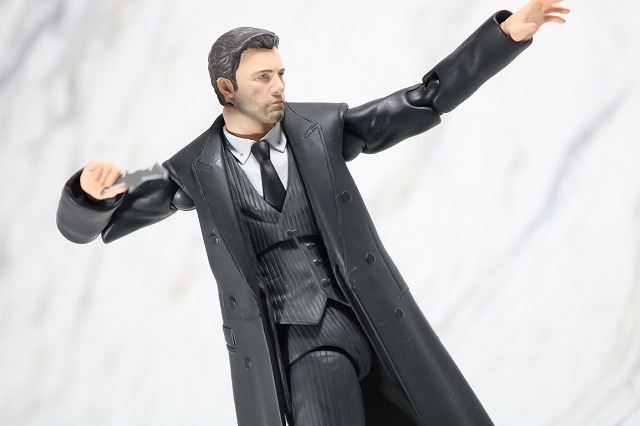 MAFEX　ブルース・ウェイン　ジャスティスリーグ　レビュー　アクション