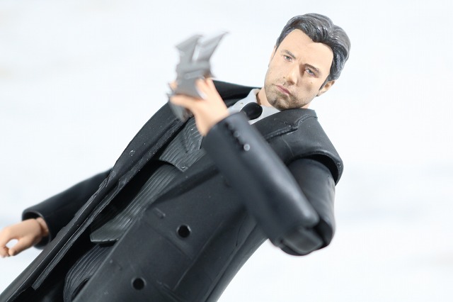 MAFEX　ブルース・ウェイン　ジャスティスリーグ　レビュー　アクション