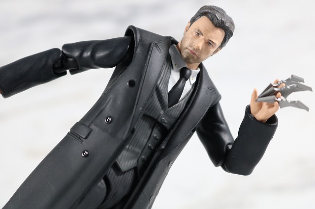 MAFEX　ブルース・ウェイン　ジャスティスリーグ　レビュー　アクション