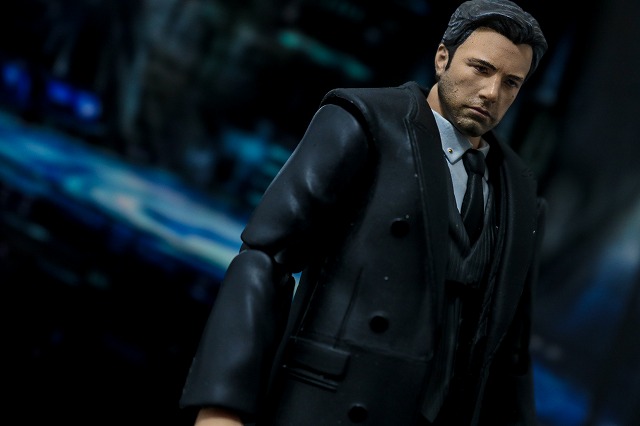 MAFEX　ブルース・ウェイン（『ジャスティス・リーグ』）　レビュー