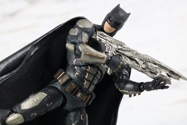 MAFEX　ブルース・ウェイン　ジャスティスリーグ　レビュー　アクション　タクティカルスーツバットマン