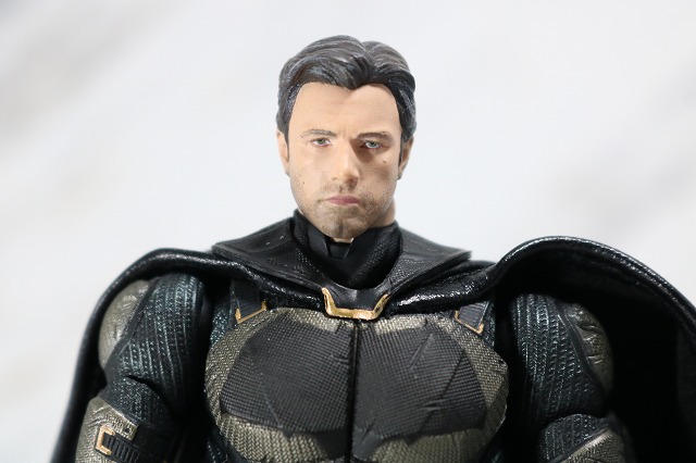 MAFEX　ブルース・ウェイン　ジャスティスリーグ　レビュー　付属品　首パーツ