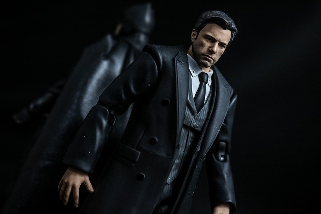 MAFEX　ブルース・ウェイン　ジャスティスリーグ　レビュー　アクション　バットマン