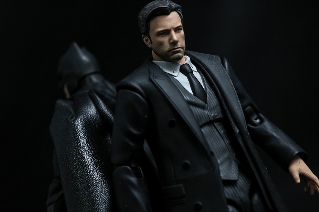 MAFEX　ブルース・ウェイン　ジャスティスリーグ　レビュー　アクション　バットマン