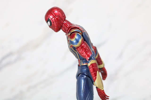 MAFEX　アイアン　スパイダーマン　レビュー　可動範囲