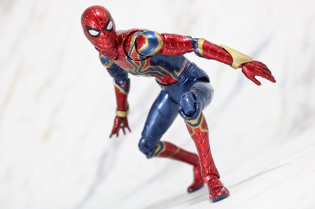 MAFEX　アイアン　スパイダーマン　レビュー　アクション