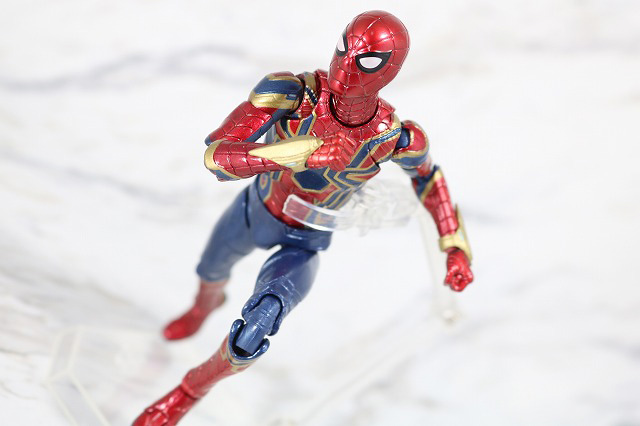 MAFEX　アイアン　スパイダーマン　レビュー　アクション