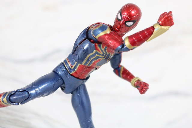 MAFEX　アイアン　スパイダーマン　レビュー　アクション