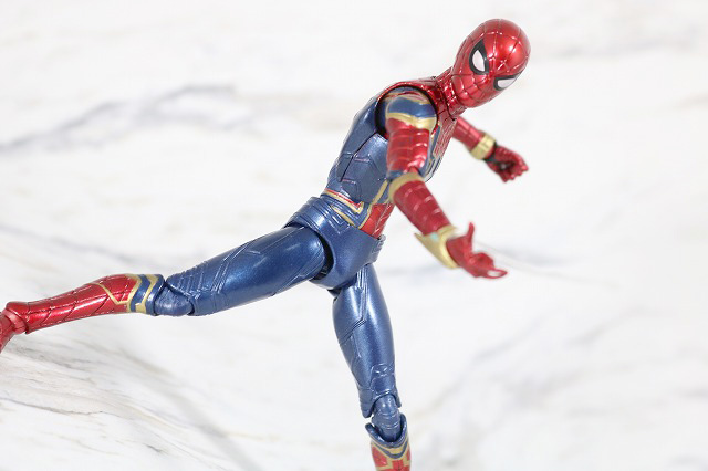 MAFEX　アイアン　スパイダーマン　レビュー　アクション