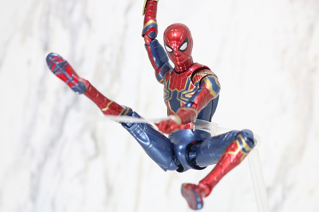 MAFEX　アイアン　スパイダーマン　レビュー　アクション