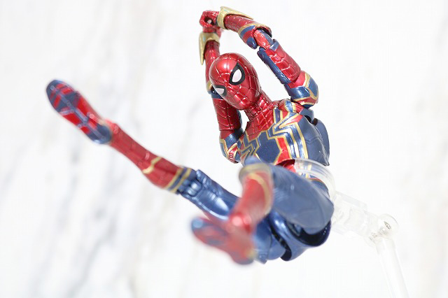 MAFEX　アイアン　スパイダーマン　レビュー　アクション