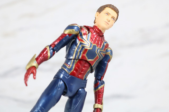 MAFEX　アイアン　スパイダーマン　レビュー　アクション