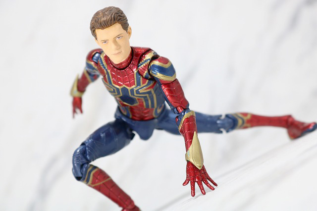 MAFEX　アイアン　スパイダーマン　レビュー　アクション