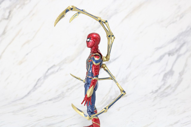 MAFEX　アイアン　スパイダーマン　レビュー　付属品　ピンサー