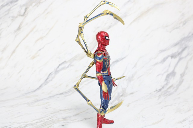 MAFEX　アイアン　スパイダーマン　レビュー　付属品　ピンサー