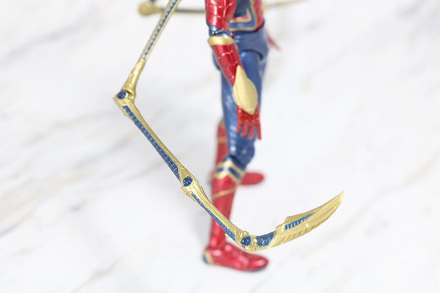 MAFEX　アイアン　スパイダーマン　レビュー　付属品　ピンサー