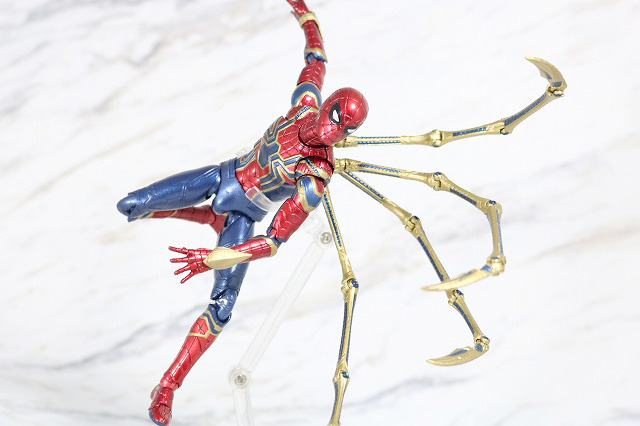 MAFEX　アイアン　スパイダーマン　レビュー　アクション