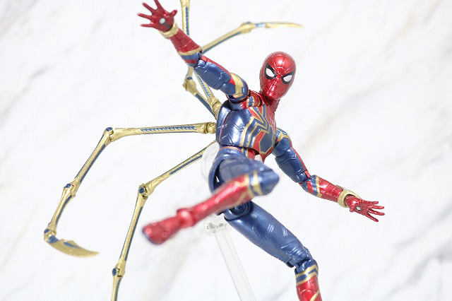 MAFEX　アイアン　スパイダーマン　レビュー　アクション