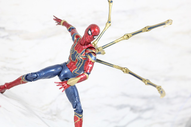 MAFEX　アイアン　スパイダーマン　レビュー　アクション